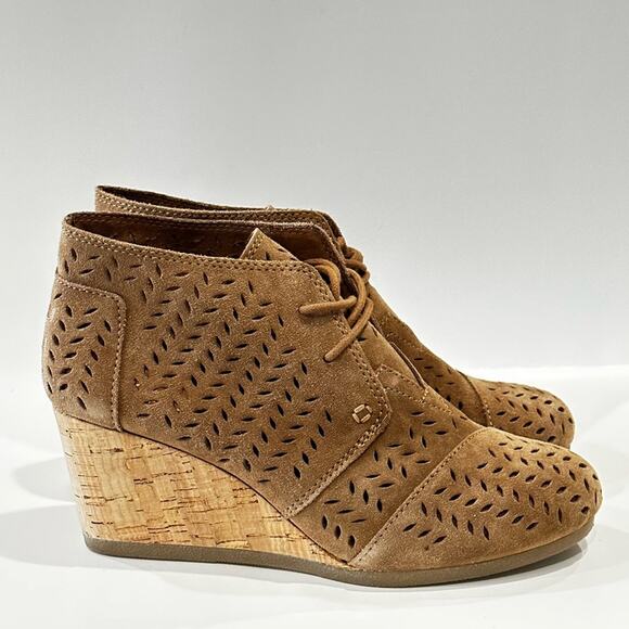 Toms perforated leaf booties suede leather lace up cork wedge size 8M EUC - Picture 2 of 7